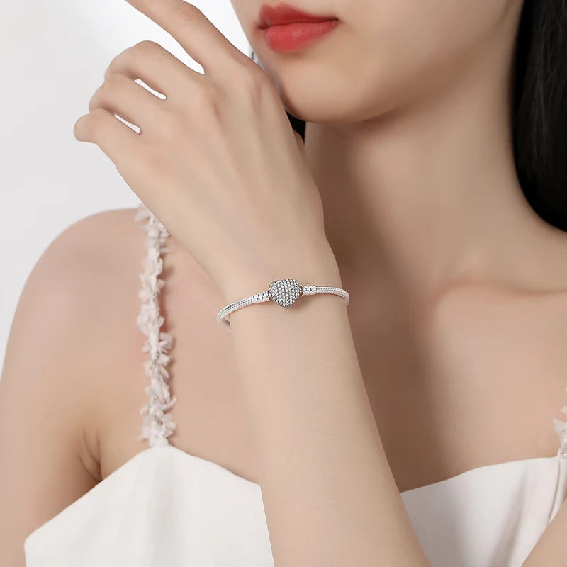 Bracelet jonc en argent 925 avec breloque cœur — Élégance intemporelle