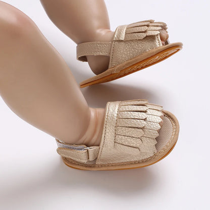 Sandales décontractées d’été avec thème doré chaussures de bébé fille à la mode, chaussures de marche confortables antidérapantes pour bébé.