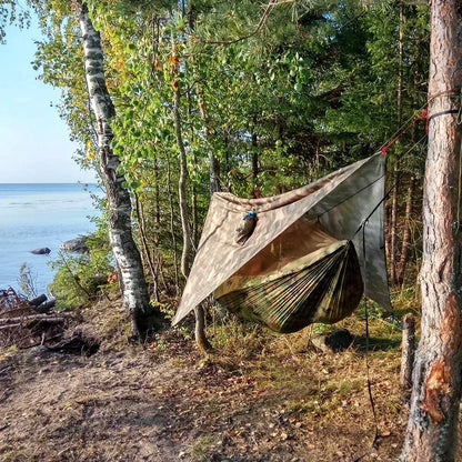 Hamac double de camping extérieur 260x140cm avec moustiquaire et bâche anti-pluie, hamac léger en parachute pour la randonnée et les voyages