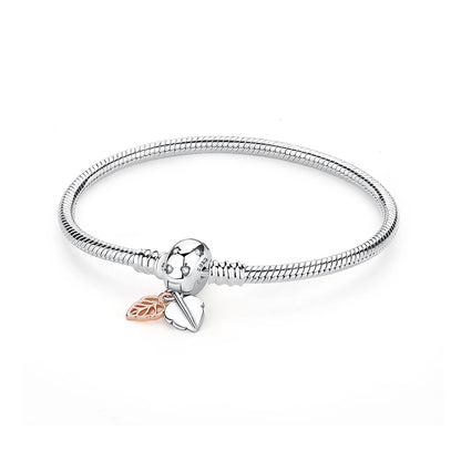 Bracelet jonc en argent 925 avec breloque cœur — Élégance intemporelle